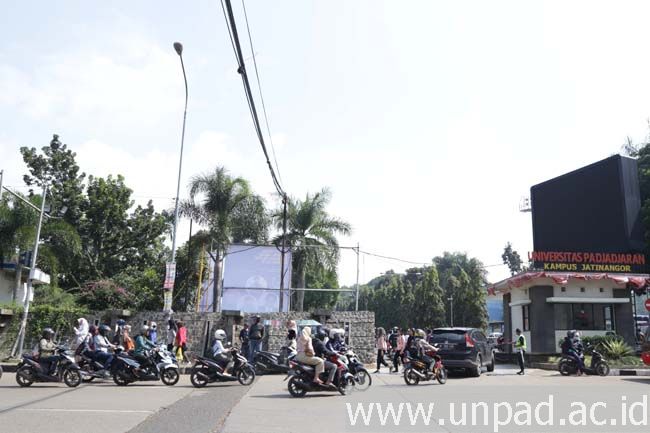 humas-unpad-Gerbang-Unpad-2-Tedi